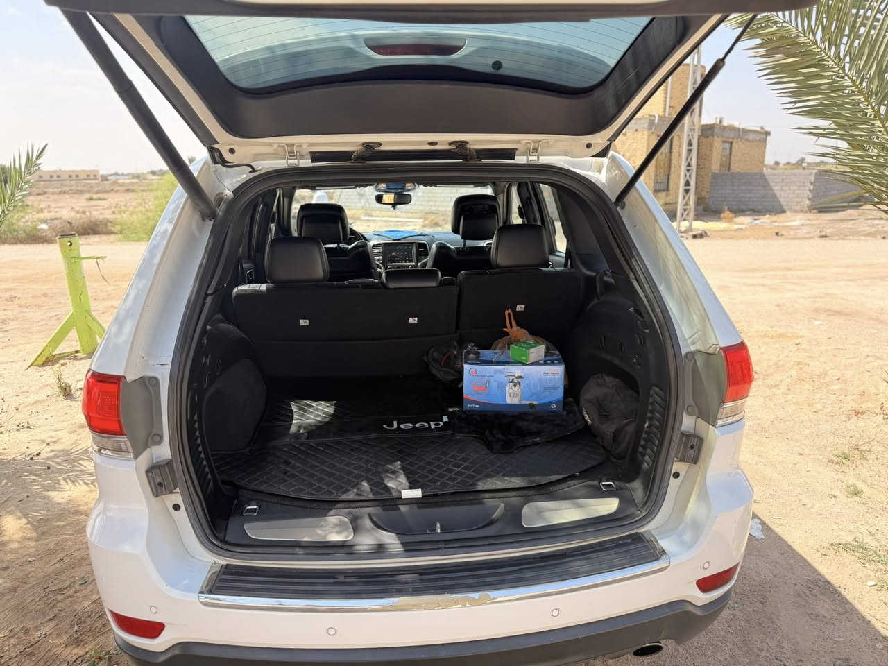 السلام عليكم 
جيب لاريدو فول مواصفات 
لمتدد 
 2017اصل باسمي تحويل مباشر 
وارد أمريكي 
بدون ضربه 
مكان/ناصريه .
***********
