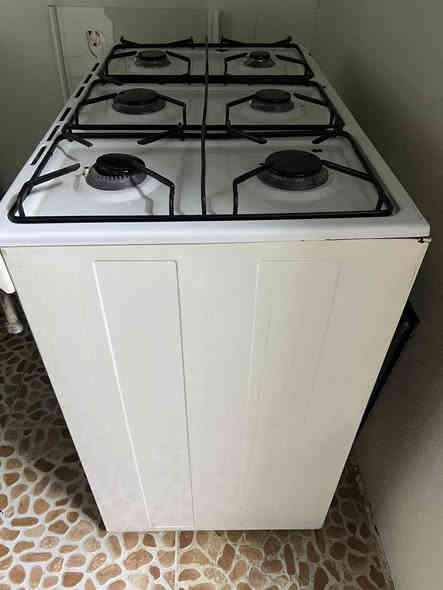 سلام عليكم طباخ للبيع 6عيون السعر 125الف وبي مجال حك الجيه وهاذ الرقم خابر***********
