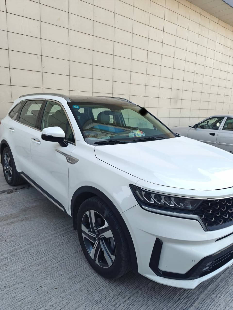 السلام عليكم سورنتو خليجي موديل ٢٣ فول مواصفات سيارة نضيفة بس البك لايت الخلفي مكسورة جامته وعايفه ممسوي سيارة حلوة ماشية ٤٨ الف
عنواني مدخل الكاظمية من جهة العطيفية
***********  السعر ٢٩٠ وبي مجال
