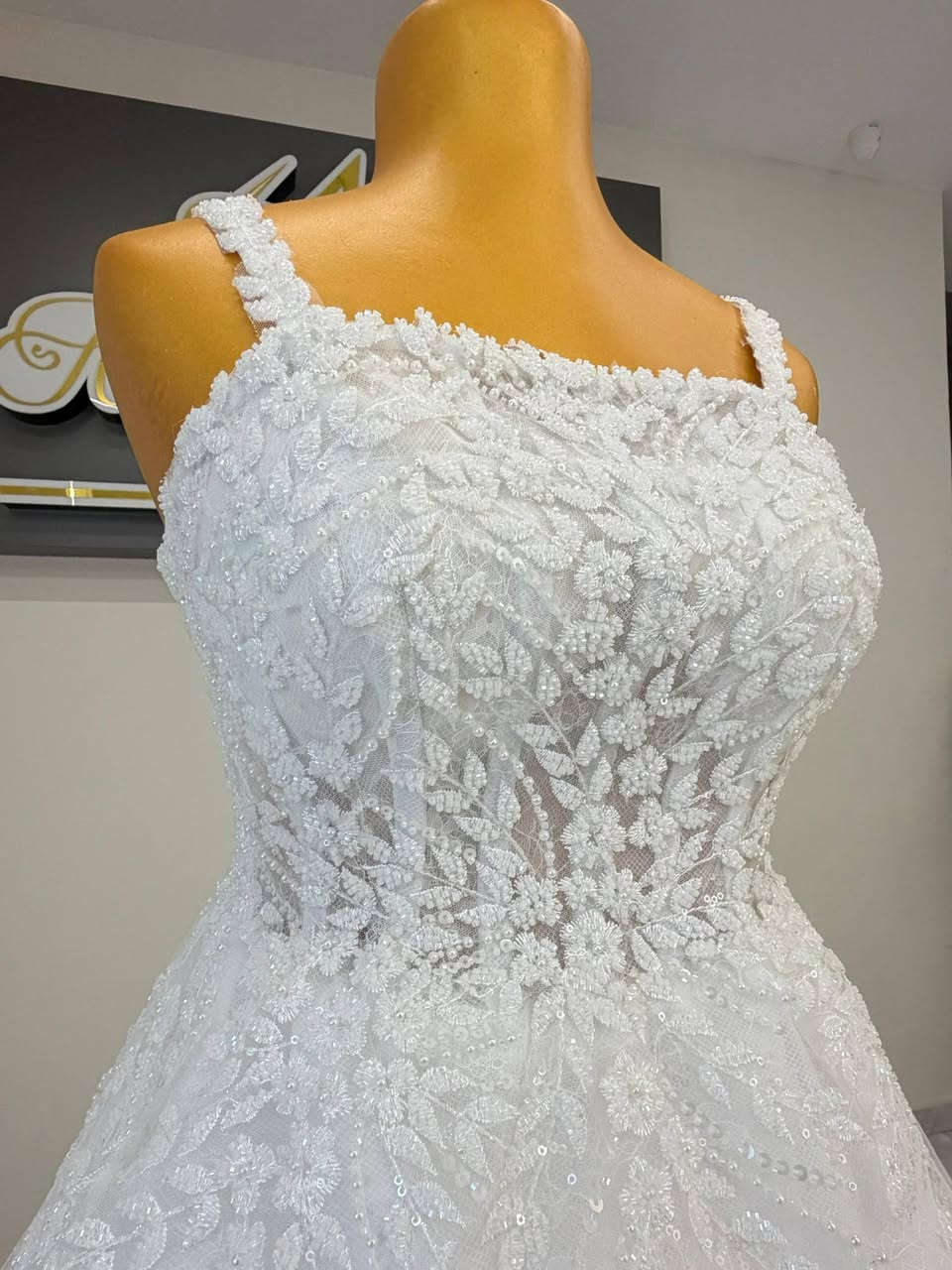 مفيش احلا واجمل من التميز والأناقة ف فستان فرحك 👰
هتكوني مختلفه ومميزة ف يومك 👑

+20


**إذا كنت صاحب هذا الإعلان وتريد حذفه لأي سبب، رجاءا أرسل رسالة إلى الدعم الفني**