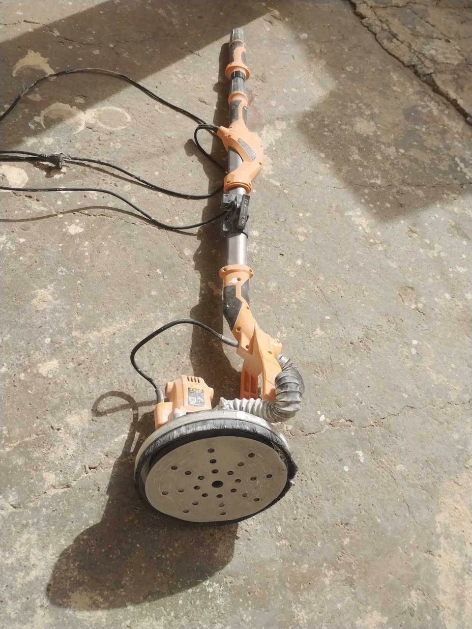 مكينه سنفره جدران ب٦٥ استعمال قليل للإستفسار الاتصال *********** او مراسله عل الخاص
