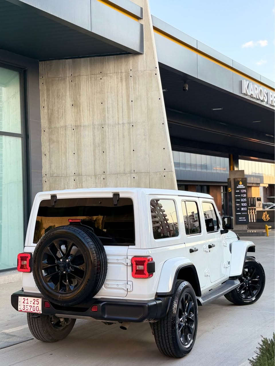 Jeep wrangler SAHARA.2025🔋

چێپ رانگلەر  سەحاڕا 
سعر:٣٠٥$معامەلە
ژم:*********** 

چێپ رانگلەر سەحاڕا مۆدێل ٢٠٢٥ ✅✅
موسەفاتی سەحاڕا،سەیارەکی زۆر تازەو جوان
 ٣ هەزار رۆیشتووە وەک سفر وایە ، 📦📦
سەقف سپی بیلاد،کوشن هیتەر ،سوکان هیتەر ،تبرید مرکزی،شاشە گەورە،ئایپاد،دەبڵ ئەکسل،لایت لید و عەدەسە توڵ و بلاجکتۆر،بەصمە ،درگا بەصمە،شەغال،خەتی جادە،
٣مۆد ،هایبریڏ ،کارەبای ،بەنزین،🔋🔌
سەیارەکە بێ بۆیاخە بێ چاڵ و شوخت و بێ تەعدیل
 گێڕ و مەکینە و ئەکسلی بەشەرت 

جيب رنكلەر موصفات سحارا و هايبريد موديل ٢٠٢٥
بصمه ،بابين بصمه،شغال،تبريد مركزى،تحديد سرعه،
تحكم ستيرن،ستيرن تدفئه،كشنات تدفئه،شاشه كبير و كاميرة،سقف كشف البيض بلادى،لايتات ليد،عدسات ،دوسة،
سيارة ٤ سلندر تيربو،٣ مود كهربا، هايبريد ،بنزين⌛️
٣ الف ماشيه،لاعزاء،سيارة..بدون سبغ بدون تعديل و بارد 
بس ١ قطعه مبدل بلادى سيارة هوايه جديد ٣ شهر عنده
مكان سيارة سليمانيه السليمانية, العراق

