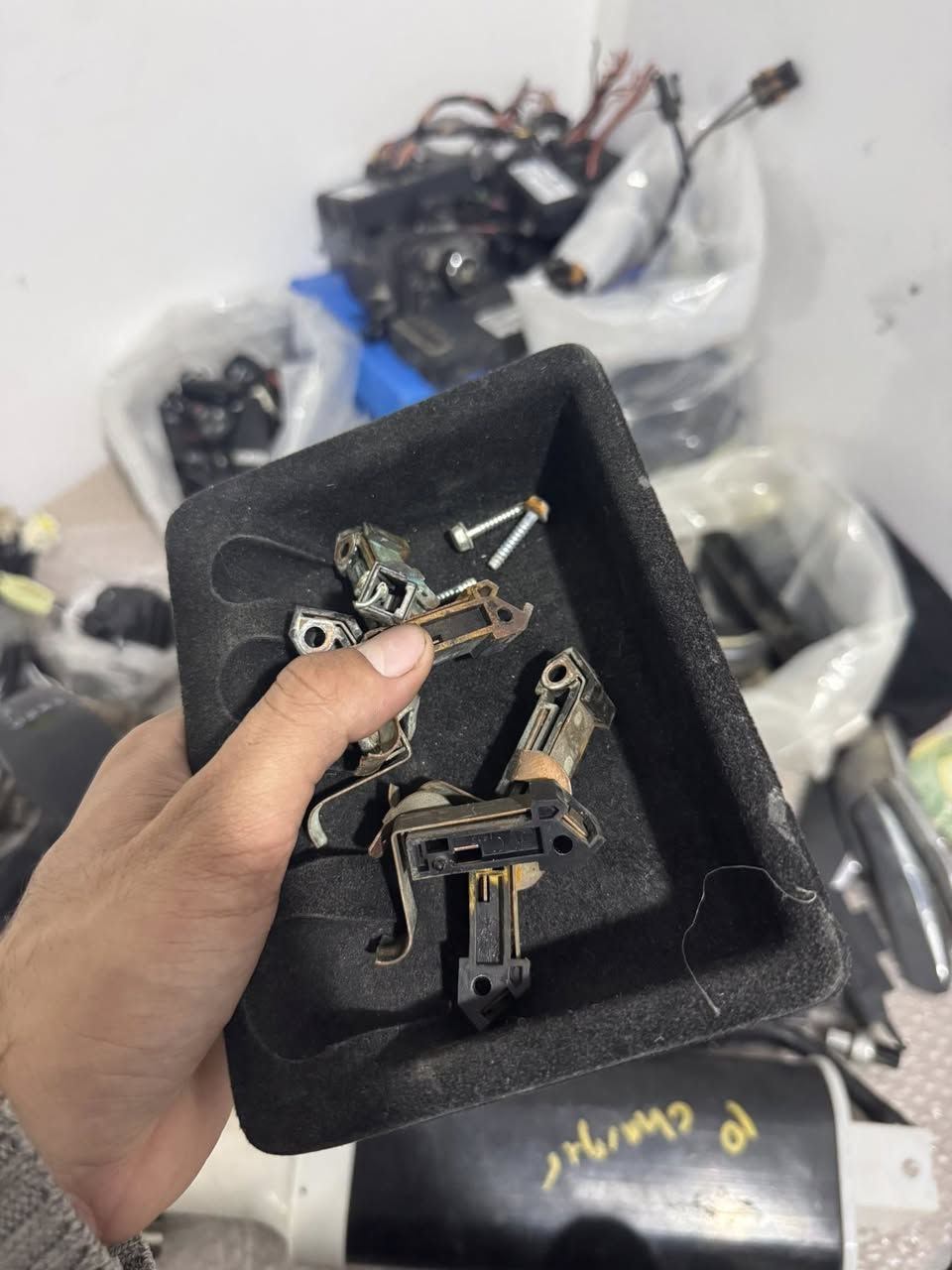 🚘 تدور قطع سيارتك الأصلية؟
جارجر • أوباما • جالنجر • جورني • جيب • دورنكو

كلشي تحتاجه من أدوات ومواد تفصيخ أصلي نضيف متوفر عدنه 🔧
✳️ شريط، يده، دركة، بلجكتور، كبسولة، بريك، أي قطعة تخطر بالك!
📦 توصيل لكل العراق
💬 اسألنا عن القطعة مالت سيارتك وراح نجاوبك بأسرع وقت

📲 الخاص مفتوح — وراحتك غايتنه 💪

⸻


**إذا كنت صاحب هذا الإعلان وتريد حذفه لأي سبب، رجاءا أرسل رسالة إلى الدعم الفني**