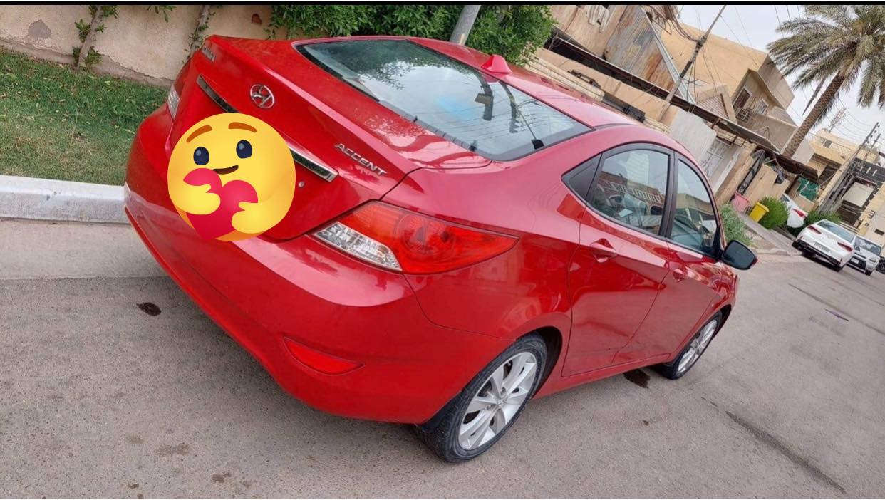 السلام عليكم 
اكسنت خليجي موديل 13 رقمها بغداد مشروع وطني 
مكفولة من الضربة والحادث سونرها موجود بيها صبغ بالدوسات والدعاميات وشخوط بسيطة ماشية 167 مواصفات الاكسنت العادية بدون فتحة مكانها بغداد 
96 وبيها مجال بسيط 
للاستفسار ***********
