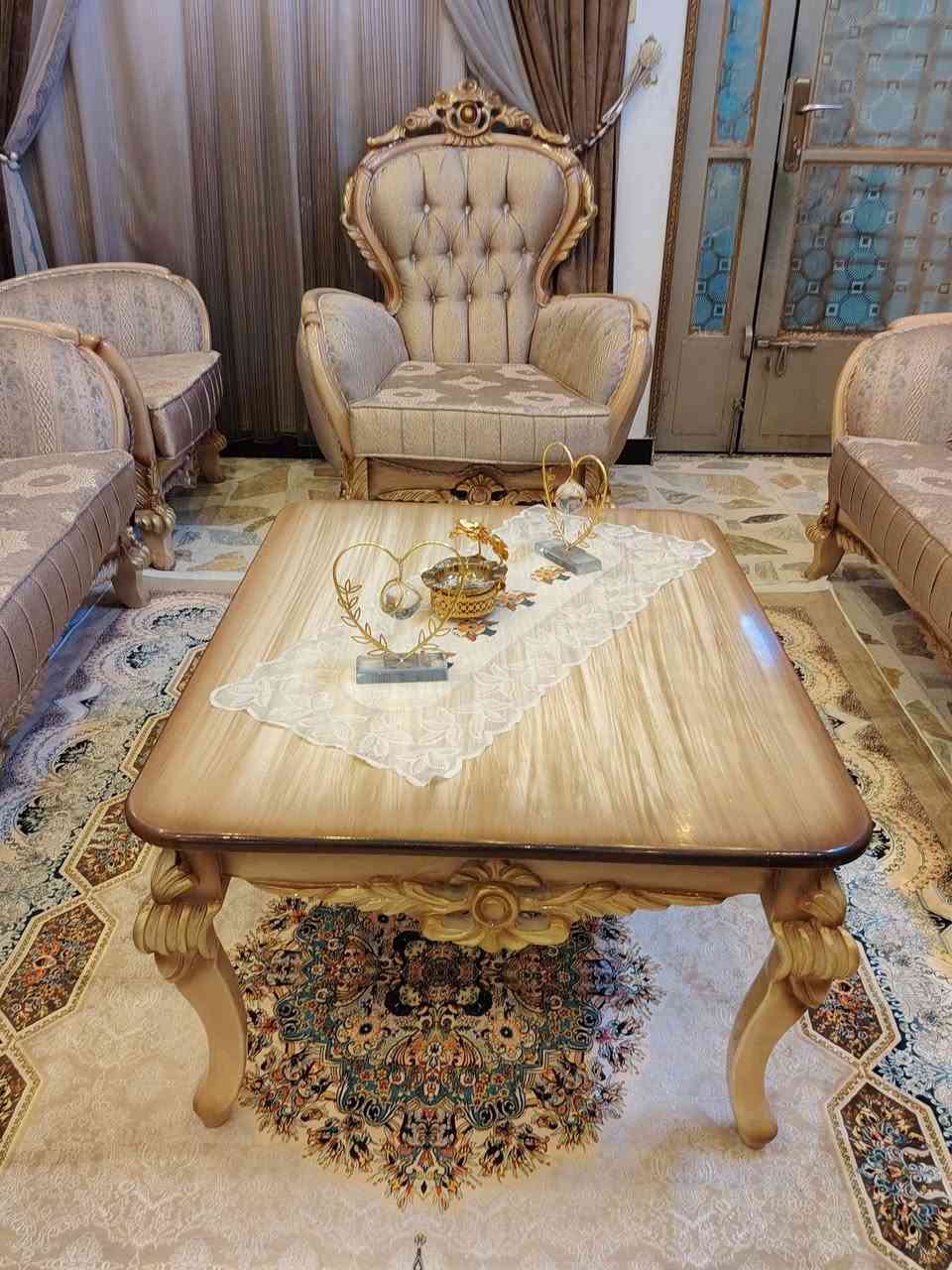 تخم زان ملكي تركي اخو الجديد  موديل ايطالي الحديث صبغ حراري 10 مقاعد مع طبله زان وسطيه مع طبلات صغار عدد 2 العنوان مدينه الصدر للاستفسار خاص او الاتصال بالرقم ***********

