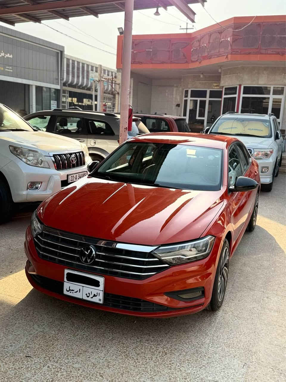 Vw jetta 2019 S 
ره نگ قه يصي ناو كريمي 
بستيك سه ري بؤنيت صوخ بي داخلي بي ايرباگ 
پشت و پيش كه پس ٤ تايه و ويلي خاويني له بنه 
٦٦ مايل رؤشتوه بي مسروفه تب هه ولير *********** أربيل, العراق
