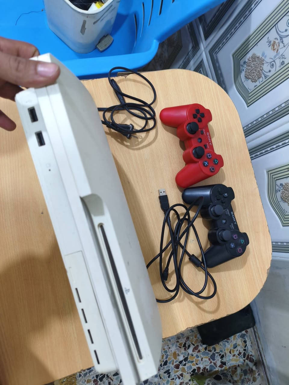 بلي 3 نضافة شوفة عينك ذاكرة 150 گيگا مهكر مع يدتين الألعاب السعر 150 وبي مجال أو مراوس مع بلي فور وانطيك فرق 
Gta,pes18,fifa19,assasin cread black flag,far cry

Minecraft,god of war2+3


**إذا كنت صاحب هذا الإعلان وتريد حذفه لأي سبب، رجاءا أرسل رسالة إلى الدعم الفني**