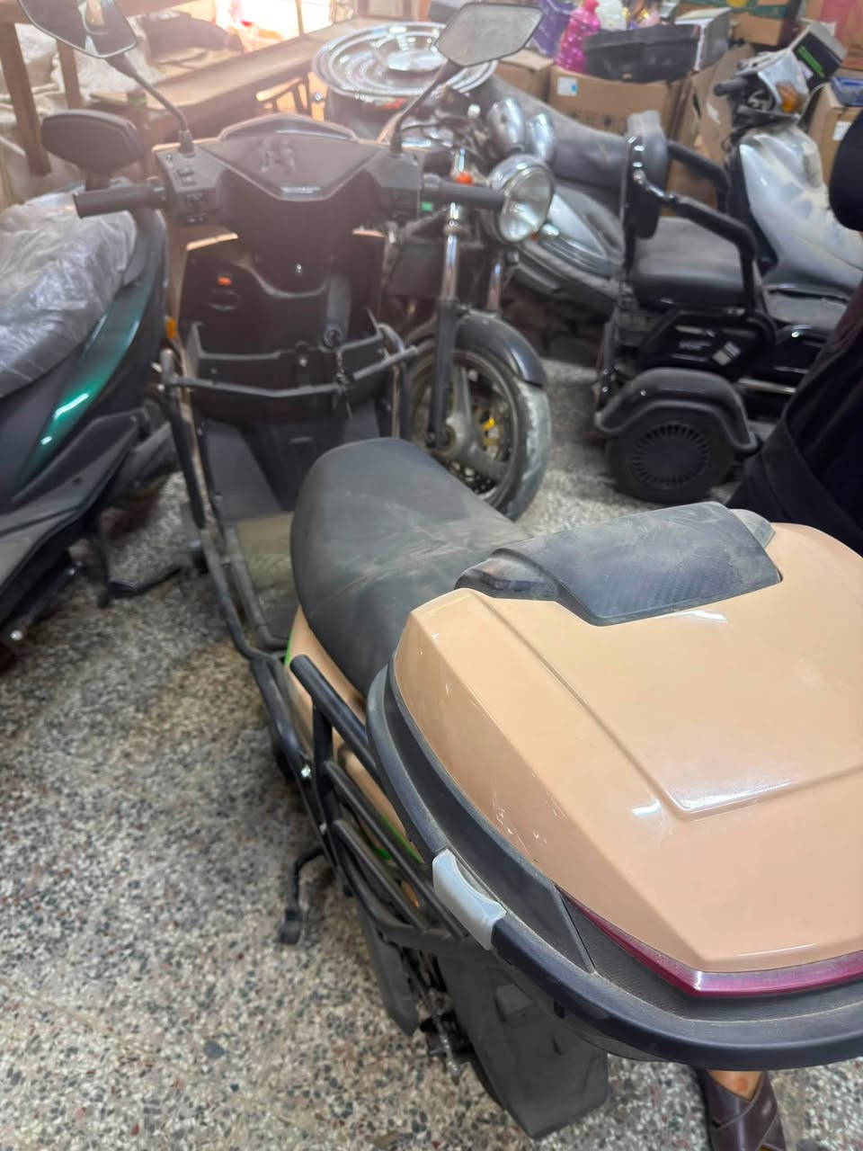 دراجات شحن للبيع ماشيات 0 كليو متر غير مستخدم  مجرد شاديها من الكارتونه للاستفسار اتصل ***********
