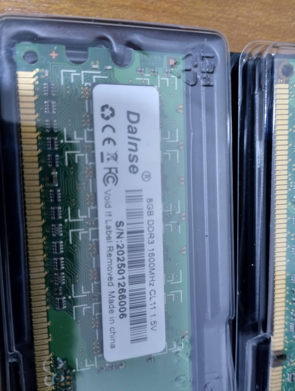 عندي هذني الرامات مال امزون
3 قطع إلى يفيدنه يطيني سعر والعافيه


**إذا كنت صاحب هذا الإعلان وتريد حذفه لأي سبب، رجاءا أرسل رسالة إلى الدعم الفني**