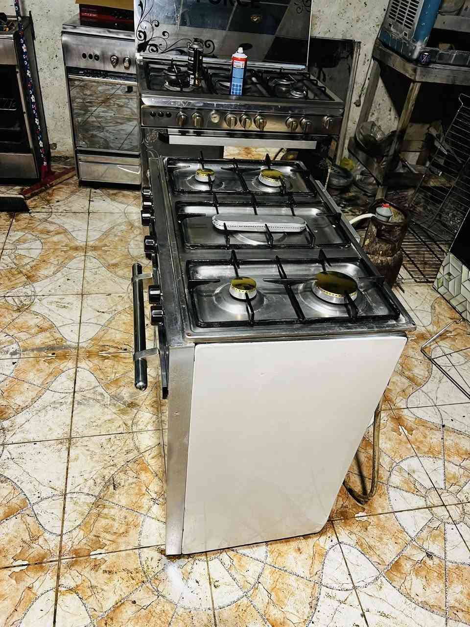 طباخ عشتار باب اول
كله شغال للبيع او المراوس نجف حي النداء 
***********واتساب فقط
