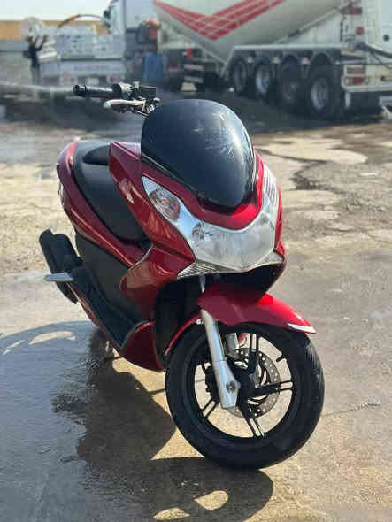 السلام عليكم

دراجه للبيع 

نضافه فول مثل مموضح بلصوره 

تفاصيل اتصال عله رقم 

السعر 13$وبيه مجال 

***********
