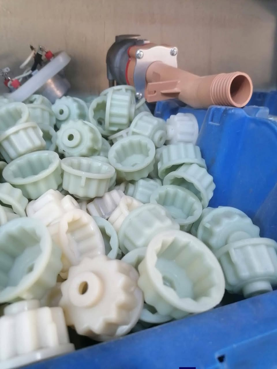 🔧 متوفرة قطع غيار في محل الحساوي
✔️ مكانس كهربائية
✔️ شسوار
✔️ خلاطات
✔️ عجانة
✔️ وبعض الأجهزة الكهربائية الأخرى
قطع أصلية وبأسعار مناسبة ✔️
📍 البصرة – الجزائر – شارع مستشفى الموسوي (شارع مسجد الموسوي)
📞 *********** – مهندس حيدر العامري
#الحساوي #قطع_غيار #صيانة_أجهزة #البصرة #بس_تعالوا

🏠 محل الحساوي – بيع وصيانة الأجهزة الكهربائية 🔌
✅ بيع أجهزة أوروبية وألمانية بسعر تنافسي وبضمان
✅ صيانة جميع الأجهزة بقطع غيار أصلية وبضمان
✅ خبرة المهندس حيدر العامري

🔧 الأجهزة المتوفرة للبيع والصيانة:
• مكناسة كهربائية
• خلاطات
• مكواة
• شسوار (سشوار)
• طباخ ليزري
• محضّرة طعام
• فرن مايكرويف
• وأجهزة كهربائية منزلية أخرى

🕗 أوقات العمل:
• من 8 صباحًا إلى 12 ظهرًا
• من 4 مساءً إلى 10 مساءً

📍 البصرة – الجزائر – شارع مستشفى الموسوي
(شارع مسجد الموسوي)

📞 ***********
👨‍🔧 مهندس حيدر العامري

#الحساوي #بيع_أجهزة #صيانة_أجهزة #أجهزة_كهربائية #البصرة
