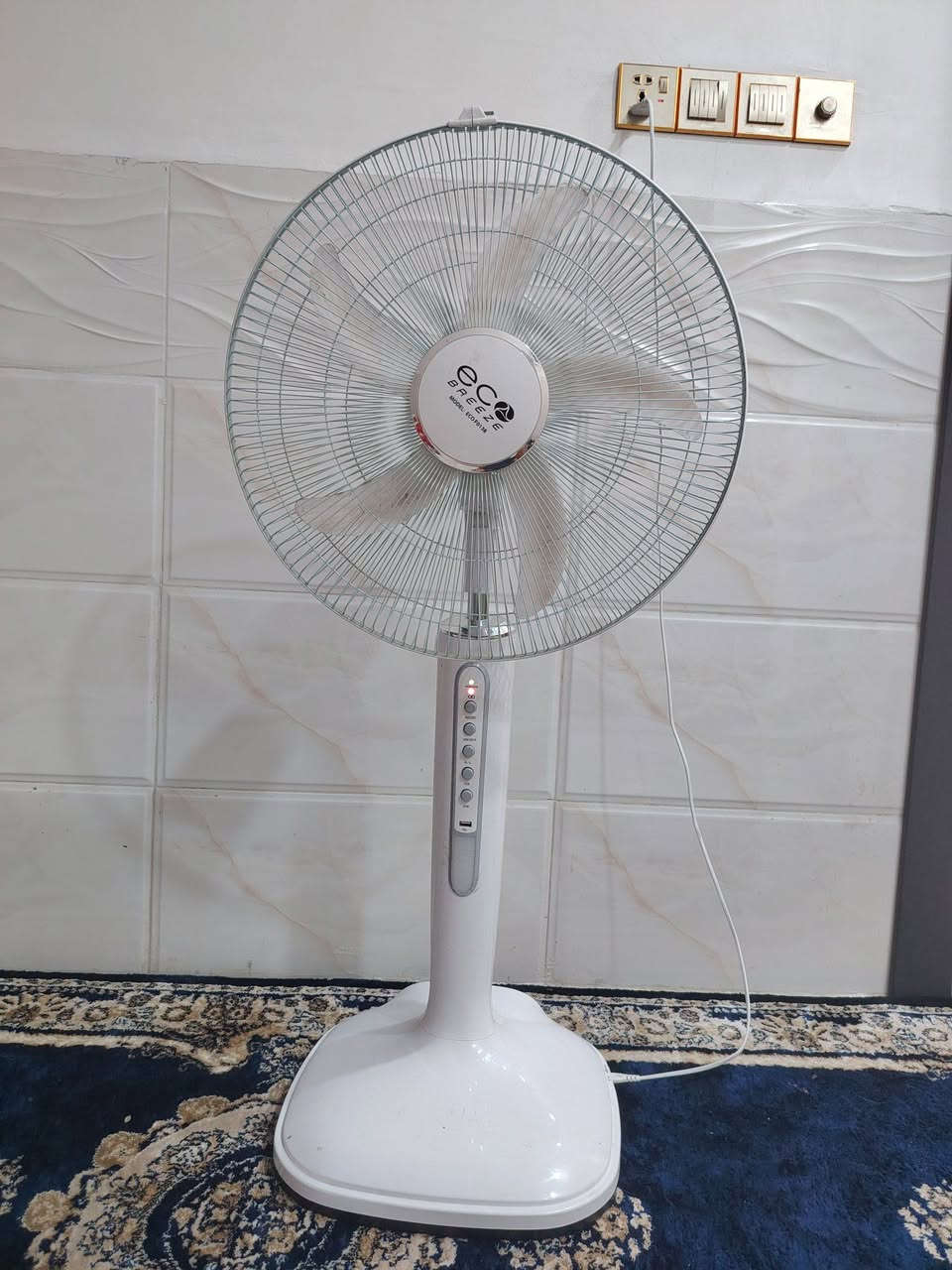 مروحه شحن جديده بعدهي 
بس بيه عطل ماعرفه شنهي 
ما خذته تصليح ما خذه 70الف
ابيع هيج 40الف  نجف حي نداء


**إذا كنت صاحب هذا الإعلان وتريد حذفه لأي سبب، رجاءا أرسل رسالة إلى الدعم الفني**
