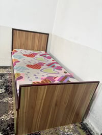 سرير مفرد • مع مرتبة • نظيف