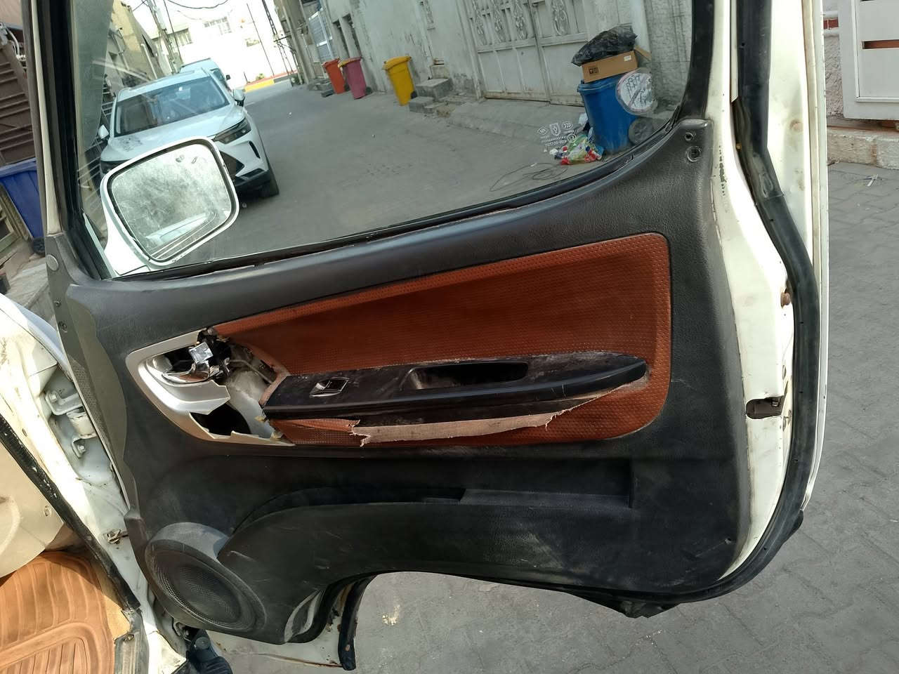 السلام عليكم H1موديل 15سياره جاهزه نقص بس بطاين مال باب تخم تاير مكينه وكسر فتون رقم نكليزي طالع باقي استلم من الحسينيه سنويه صار 5اشهر من سقطت بيه صبغ سياره تحويل ثانيوم مكان سياره بغداد شعب سعر ٦٥وبيه مجال ***********
