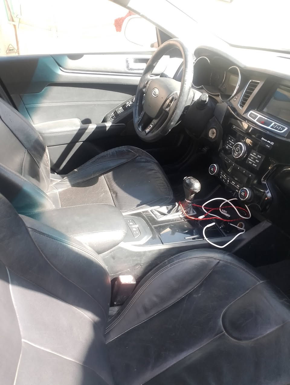 البيع ادوات كيا غاز بلاد محرك 6سلندركصه جنطه متومه كامله انكليزي رقم وسنوية جاهز مديل 12 مكان سياره بصره سعرها 50 بيه مجال *********** مراوس عادي
