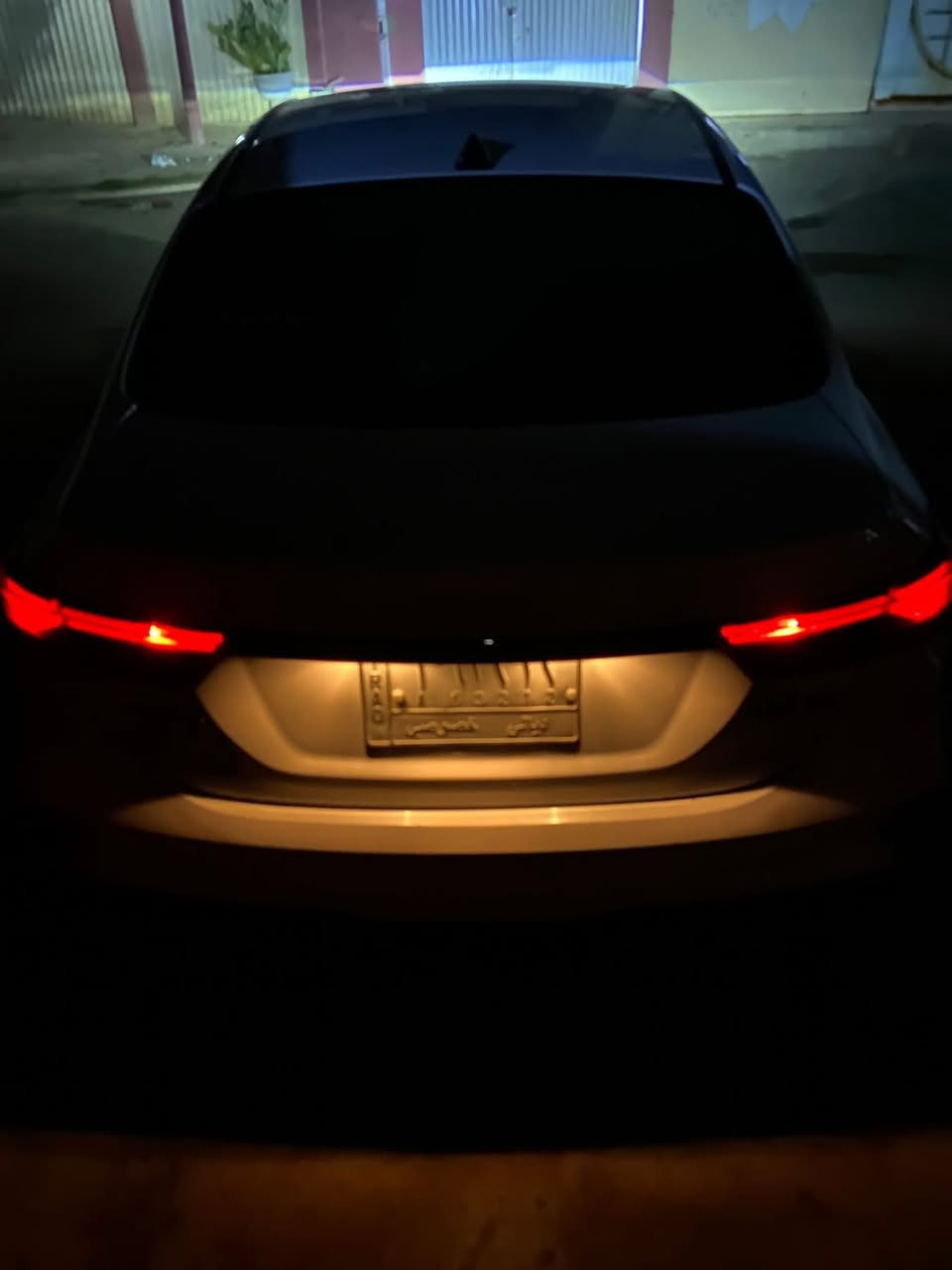 السلام عليكم
فورتي موديل ٢٠٢٢ السياره حادثه موضح بلصور 
كيره محور AIT السياره معروضه 140. وبيه مجال للاستفسار الرقم ***********
