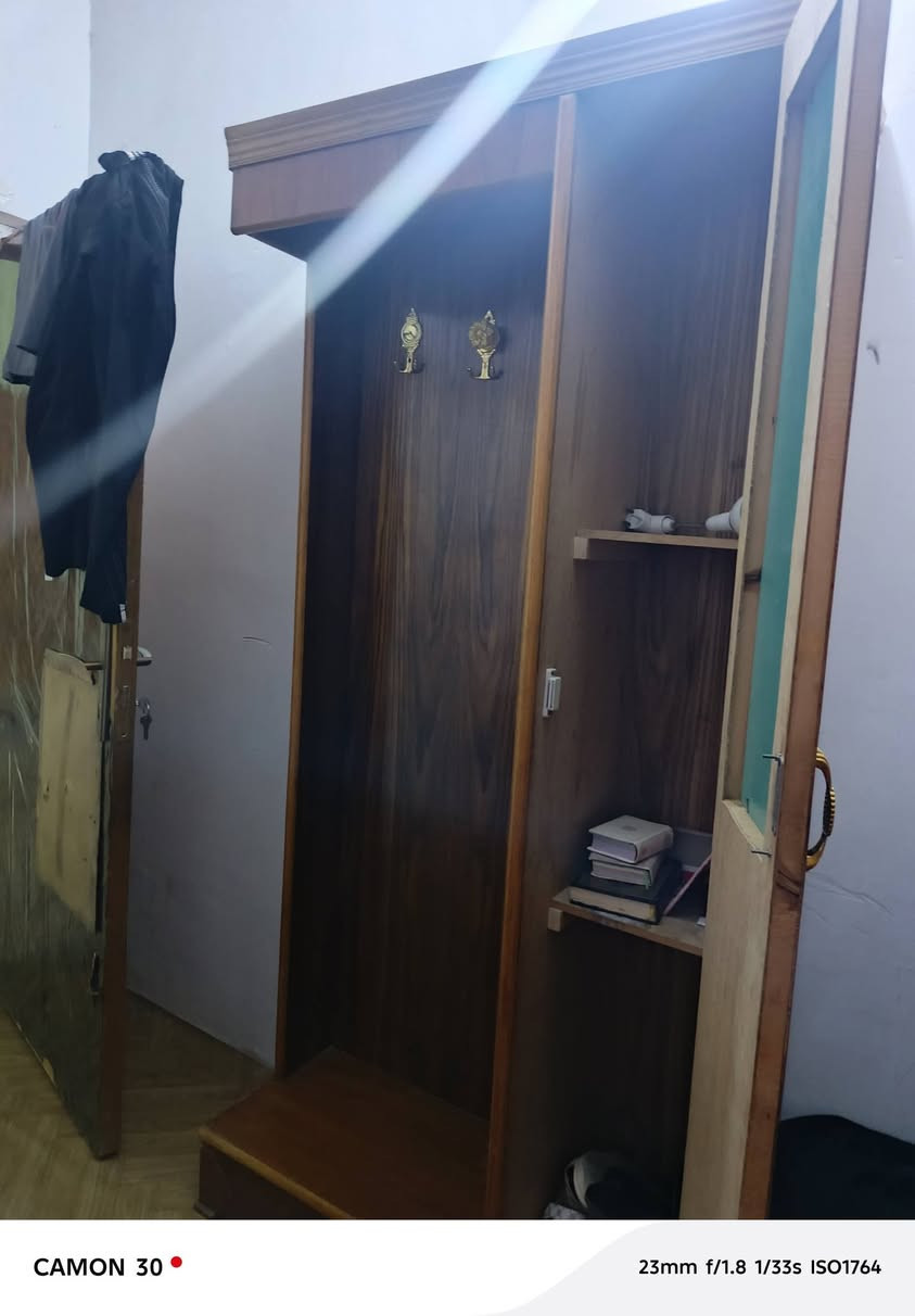 غرفه عراقيه ب850 وبيه مجال 
الف مستخدمه فقط شهرين 
جديده ملحقاته كامله 
ومابيه ولا خدش وحته يداته بجيس بعدهن 
للبيع للتواصل واتساب 
***********
