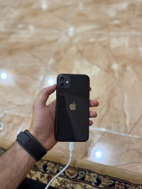 آيفون ١١ • شاشة بيها شق • بطارية ٨٦%