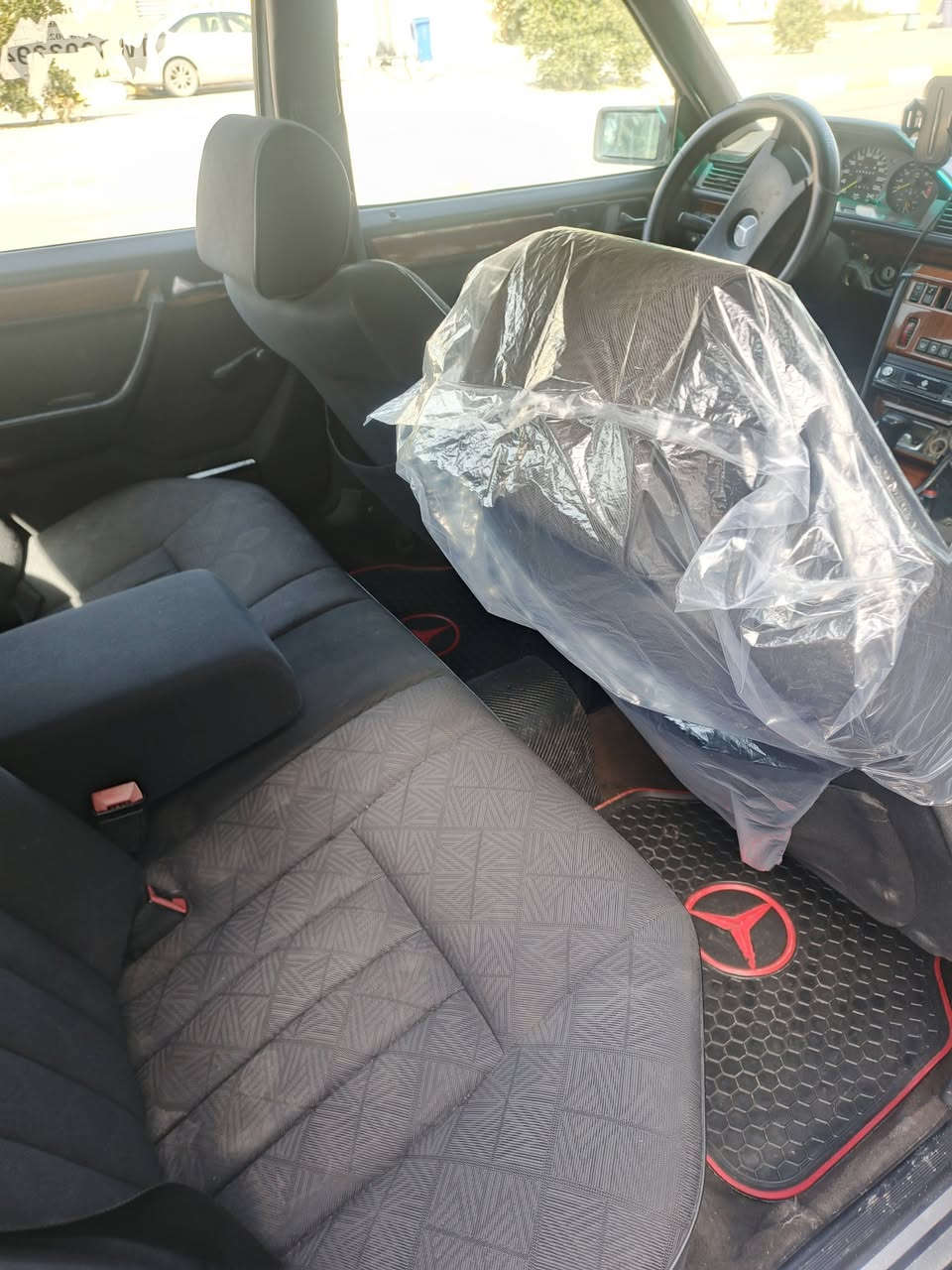 إخوان سياره ما ناقصه شي نقصه فقط بور ينضح وكبريسر منضومه التبريد كله جاهزه سيار مصروف عليه (أقره التفاصيل كله وتصل خالي العزيز)يا الله بسم الله الرحمن الرحيم مارسدس للبيع الغالي العزيز الي ما ينعجب بل سياره اطلب منك لا تعلق تعليق سلبي وشكرااااا
مارسدس للبيع موديل 1992 محدثه بيبي شبح السياره بلاد مصبوغة عام الجماليه السياره تعمير درجه اولى من الدعاميه للدعاميه السياره متعوب عليه حيل الله وكيلك السياره غرفه جديدة بل كارتون محرك حاويه شادله ما صرله أهواي تخم تايرات جدد تخم وياله جديد رقم بغداد تحكم كشن السائق حداديه جديدة  قواعد الدبل شركه السياره تأخذه ما تصرف عليه ربع جاهز من كلشي السياره نضيفه بمعنه الكلمه السعر(80) وبي مجال انته تجي وشوف وتقتنع ونخصم سعر أحسن  
خالي العزيز ما عجبك اي شي بل منشور اعبره وتحصل الاحسن 
السوك كلشي بي التواصل الرقم *********** وشكرا مكاني الكوت مركز المدينه ما موجود عل تواصل اتصل وتدلل
