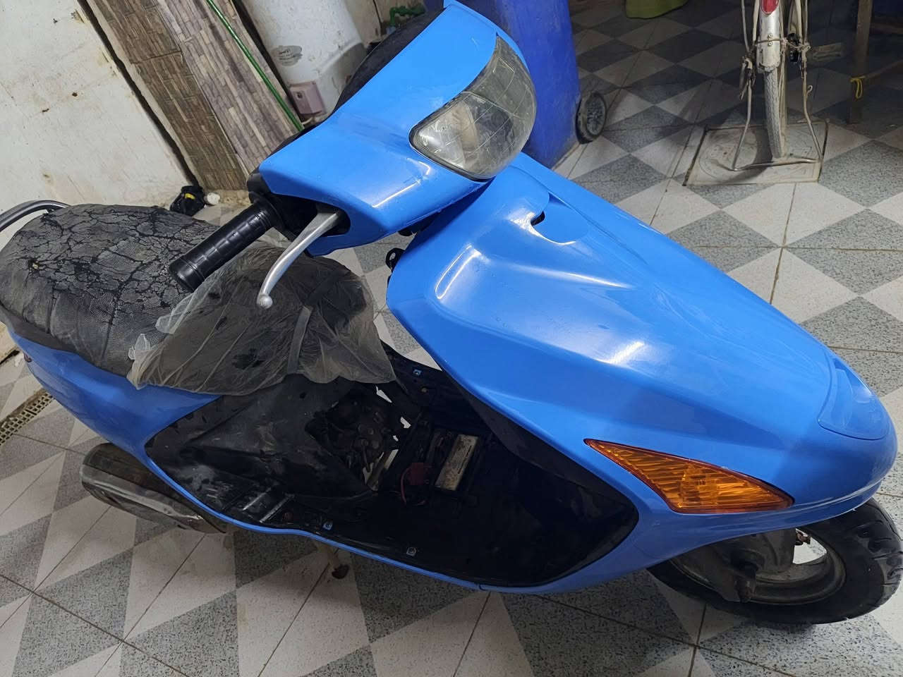 السلام عليكم  دراجه فراشه نثيه مفتوحه مره وحده شغل مضبوط كهرباىيات سلف هندر كله شغال تجي تگلب وتقتنع وبيك خير وتدلل. ***********  سعره،325 وبيه مجال 
مكاني ديوانيه.
