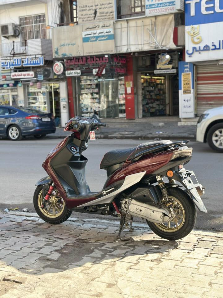 سلام عليكم دراجة سكنس شمعة كوري امزوعة الدراجة  تزويد بيها مكينة رياضية ٥٨ 
1:بيها كلجات رياضي
2:بيها قبق فلاوين
3:بيها ستان صفح رياضي 
4:بيها يدات بريك رياضي 
5:بيها شمعة رياضية
6:صدر امامي وفج وصينية رياضي
7:بيها دبلات خلفية رياضية
8:بيها اشاير رياضية
9:بيها ويلاة امشيف رياضي 
10:بيها قبق بانزين رياضي
11:بيها نوزل رياضي ١٠ زروف
للتواصل على الرقم ***********
العنوان بغداد الحرية
