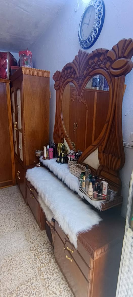 غرفة نضيفة جديدة ب 750 بيها مجال الخشب ثقيل 4 ملم رقم الهاتف *********** موصل, نينوى
