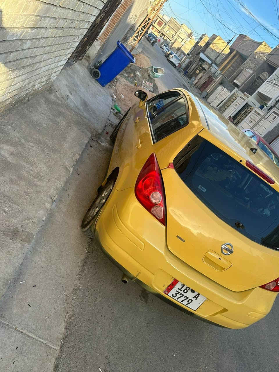 نيسان فيرسا 
2010 
كير ومكينه توني شادهن قبل شهر ونص يشگن الكاع 
صدر كله جديد نقص دبل فقط 
زوج تاير امامي 
شاشه 
ايندرويد 
كامره 
نقص كمبريسر 
ترايك للبصره 
مكان بغداد سيديه
 ***********
