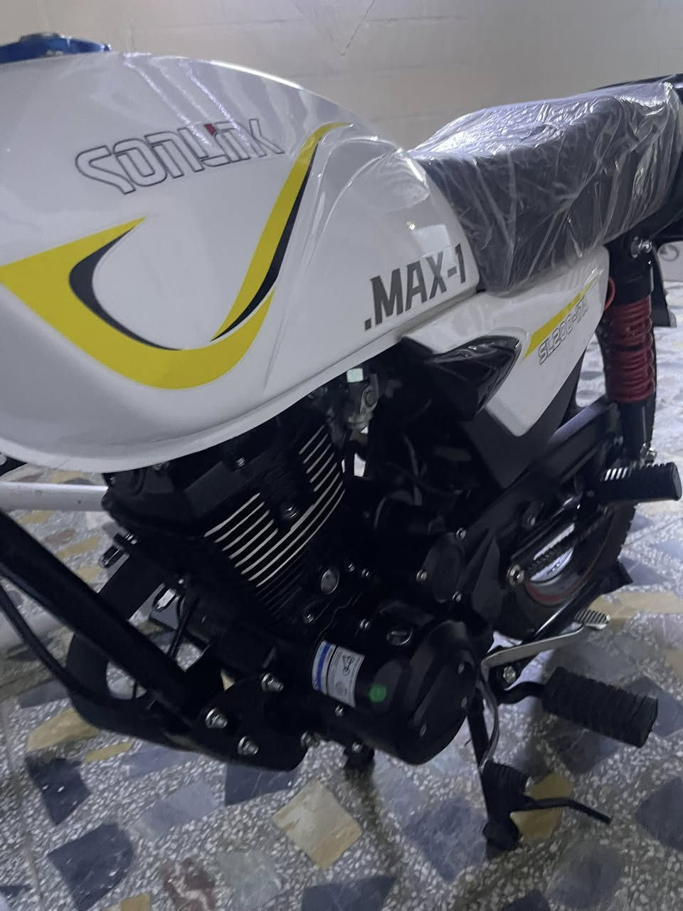 السلام عليكم دراجة سولنك MAX-1
دراجه زيرو بعدها على السحك ماشية 600 صالها 18 يوم طالعه من الوكيل موديل 2025 محرك 200cc للبيع عارضها  بمليون وبيها مجال بسيط او مراوس حسب القناعه 

العنوان بغداد الشعب 

***********
