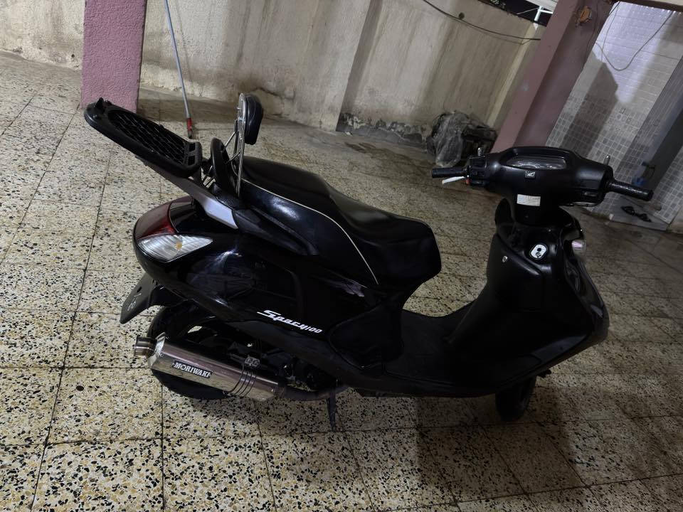 السلام عليكم للبيع سبيسي ياباني 
دراجه صار شهرين من نزلت من الرمبه
دراجه كفاله عامه من كلشي +عليه اشاير كرستالي 
+صالنصه رياضي اصلي +اجه بيه جهاز انذار مال سرقه 
دكمه مال دبل اشاره دراجه خير من الله 
الشراي يخابرني على هذا الرقم ***********
