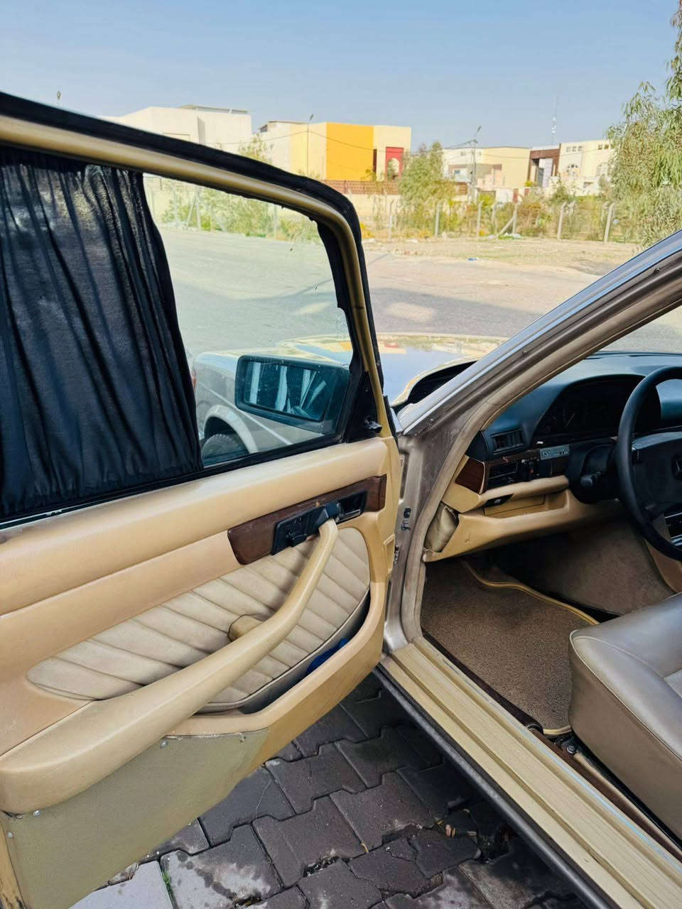 السلام عليكم للبيع فقط مارسدس رئاسي موديل 87
سياره جديده جاهزه من كلشي ربع ماذب عليه 
باتري جديد حداديه جديده تبريد شغال ثلج 
تخم تاير جديد سماعات بلادي مجسم صوت 
صبغ عام جماليه بدون ضربه بدون خياس 
السعر 95 وبيه مجال الشراي يتصل وبي خير ويدلل 
***********
مكان السياره نجف الاشرف
