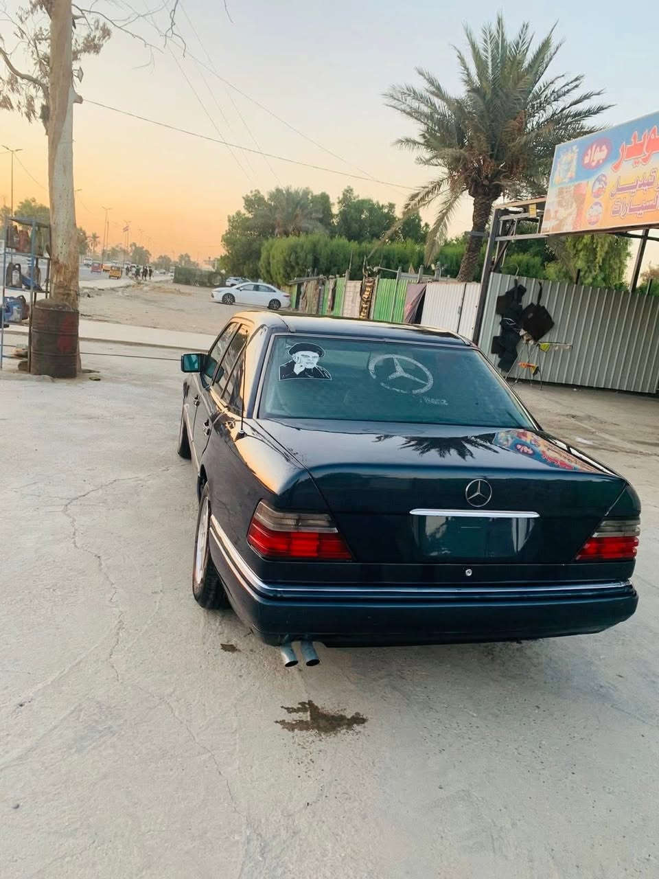 السلام عليكم سيارة للبيع 
مرسدس بيبي شبح بلاد أصل 1993 
رقم بابل تحويل ثاني يووم
محرك 320 خراطيم 
فتحة 
كشنات جلد 
الداخل عسلي
كهربائيات كله شغاله
صبغ عام تعمير كله جديد وبلاد
السعر (80)$ وبيه مجال للشراي
العنوان بغداد بلديات / ***********
