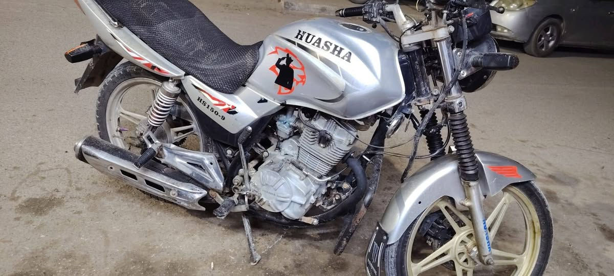 سلام عليكم ماطور هيوشه للبيع موديل 2017 ماطور نضافته كماا واضح بالصوره سعره 500 وبي مجال استفسار  
***********
