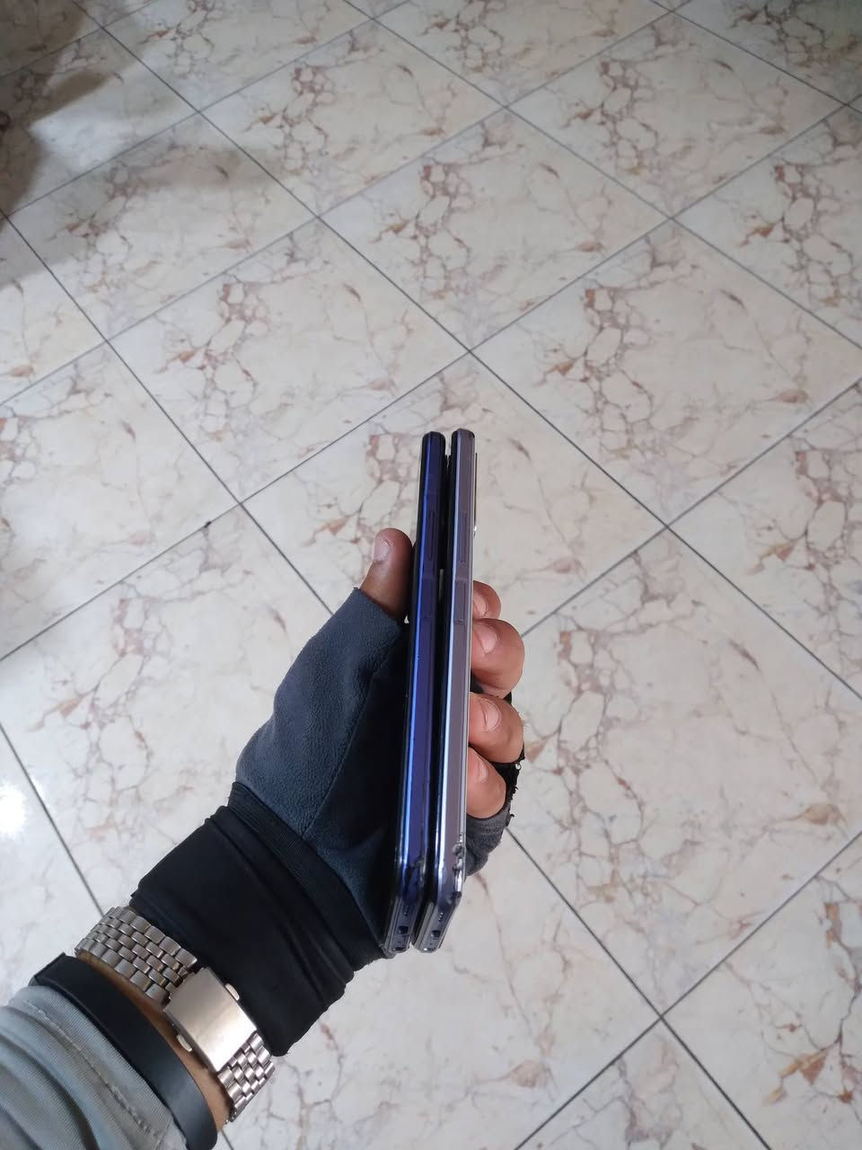 سلام عليكم جهازين فيفو y21t نسخه الاوله ٦٤ ونسخه سعره ٩٠  ثانيه ١٢٨  بي فطر بل كلاس سعره ٦٥ بطاريات فول 
*********** واتساب والخاص مفتوح يوجد توصيل
