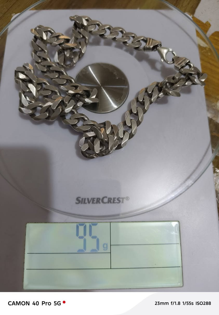 السلام عليكم زنجيل فضه ٩٥ غرام 
الغرام ٤٠٠٠
المكان بغداد الشعب
هاتف ***********
