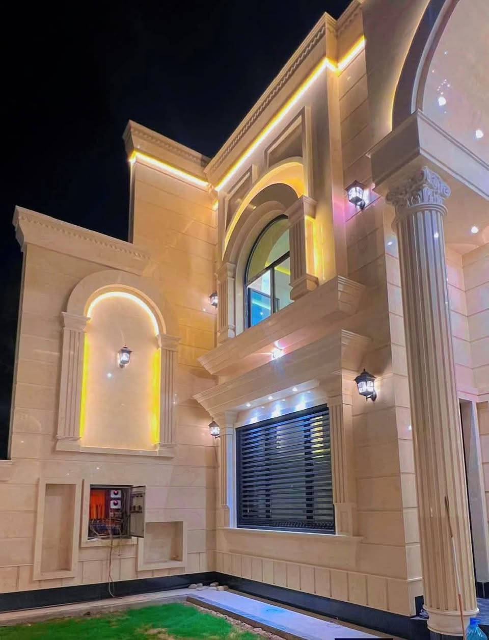 كادر لتغليف كافه انواع الواجهيات بلمرمر وحجر طريقه العمل لحيم ميكانيكي وسيم نحاس و خبط 
الاتصال او الاستفسار اكثر***********
