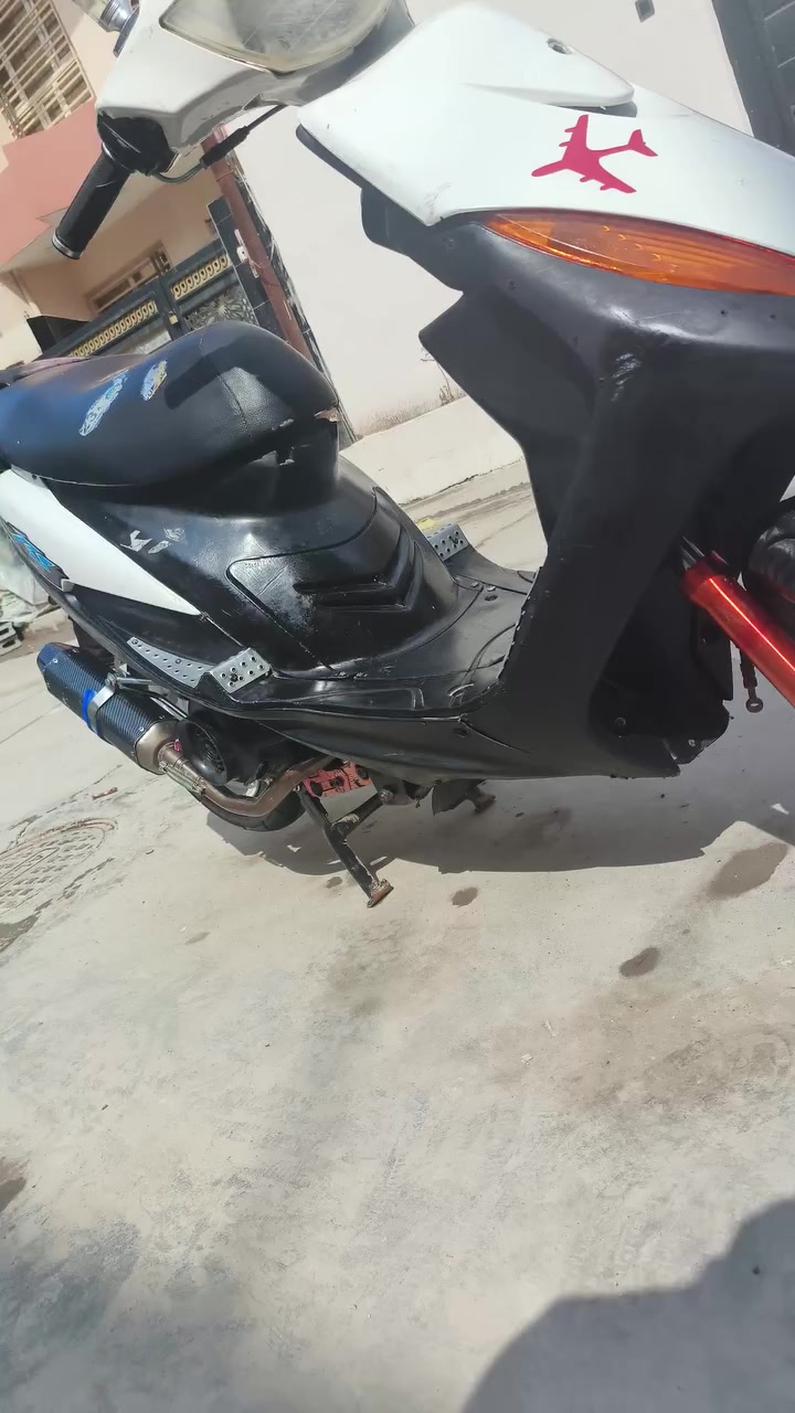 دراجة مال رمبة ختم سوادات وية المكينة عدا الكفرات نضافتهن كدامك مكينة ناعمة تجفيت عام مكينة نضيفة كلش كلجاتهة بلادية نكرة سلف صبح ليل كاملة من كلشي 
نقصهة بس بنز مال بريك وبريك امامي فقط تجي وتفحص سعرها ٤٧٥ وبيهة مجال والسوك كلة صاعد حاليا مكاني بعقوبة خاص موجود


**إذا كنت صاحب هذا الإعلان وتريد حذفه لأي سبب، رجاءا أرسل رسالة إلى الدعم الفني**