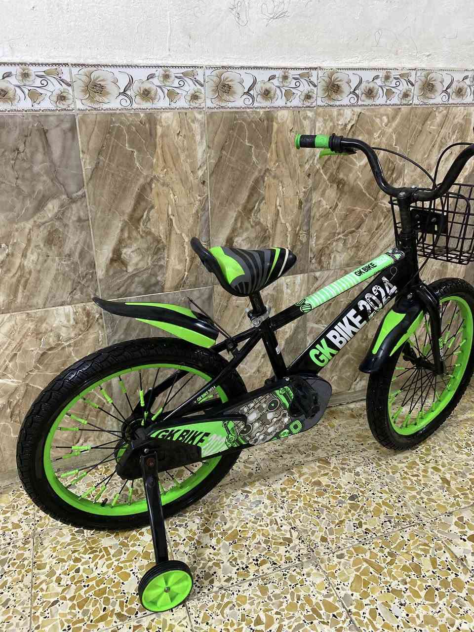 بيسكل حجم 20  نضيف مستعمل اسبوعين وكامل ماعوزه اي شي مكاني قطاع 28 شراي اتصل ***********
