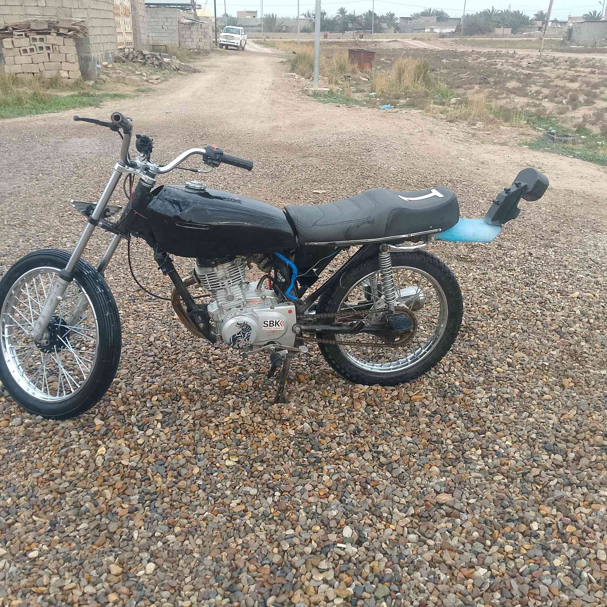 السلا عليكم شباب دراجه البيع شلعه ومعدل محرك خرس لعنوان ديالى دلى عباس  وهذه رقم ***********
