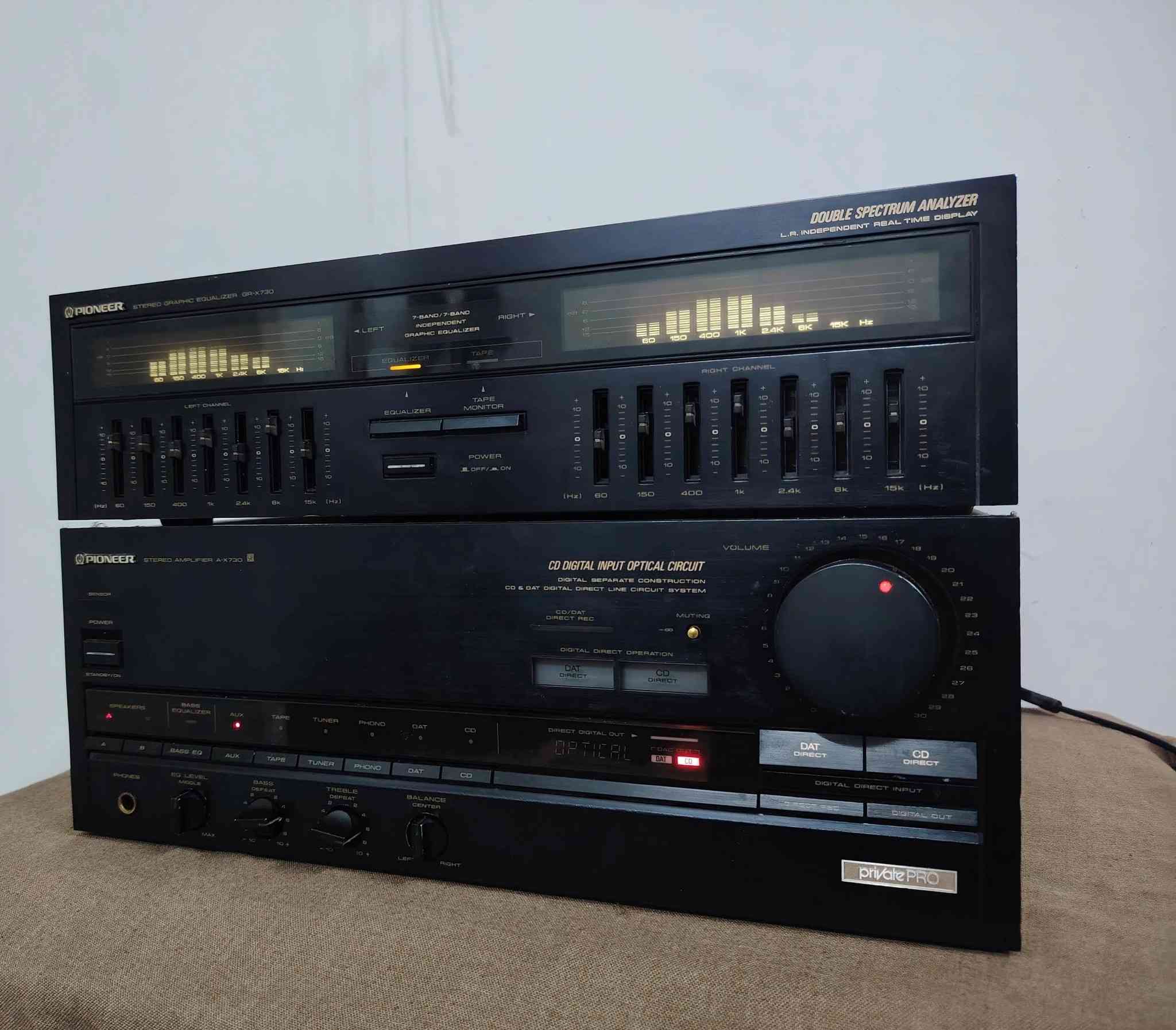 السلام عليكم. امبليفاير مع اكولايزر. بايونير 730برو..القدرة 155واط كهرباء 110  الجهاز بورات وليس stk   ويخرج 4سماعت  نظافة ممتازة.. بدون محولة فقط أجهزة  السعر 90 الف


**إذا كنت صاحب هذا الإعلان وتريد حذفه لأي سبب، رجاءا أرسل رسالة إلى الدعم الفني**