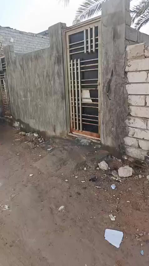 بيت للبيع مساحه العرصه 100م
بناء 60م
صب كونكريت بناء حديث  
البيت كامل من كلشي 
يحتوي مطبخ صغير وحمام وصاله. وغرفه نوم 
بيتونه ودرج 

العنوان  ، علوه الفحل شارع الفلل قرب صوره الامام العباس. الفرع الخامس 

زراعي 25 ملك صرف 
السعر. 28م 
بيه مجال قليل 
الاستفسار على الخاص


**إذا كنت صاحب هذا الإعلان وتريد حذفه لأي سبب، رجاءا أرسل رسالة إلى الدعم الفني**