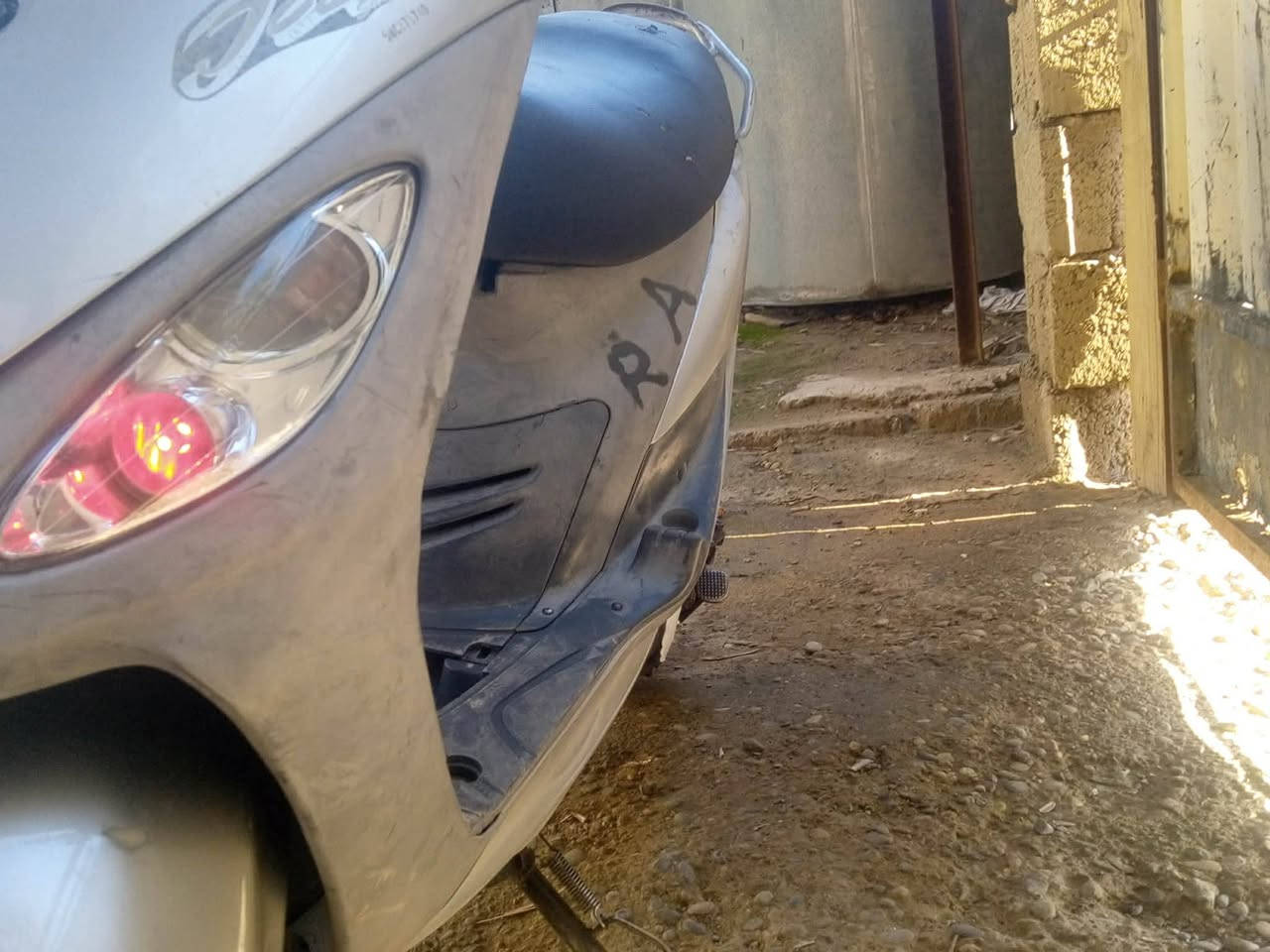 سلا عليكم دراجه ماكس منغولي دراجه رمبه محرك مامفتوح شرط لاصرف لابخار شلعه ومعدل فول طياره كهربائيات كله شغال أوراق كامله لايت زينون دراجه مولحه كامل السعر 700 بي مجال شراي اتصل  ***********
