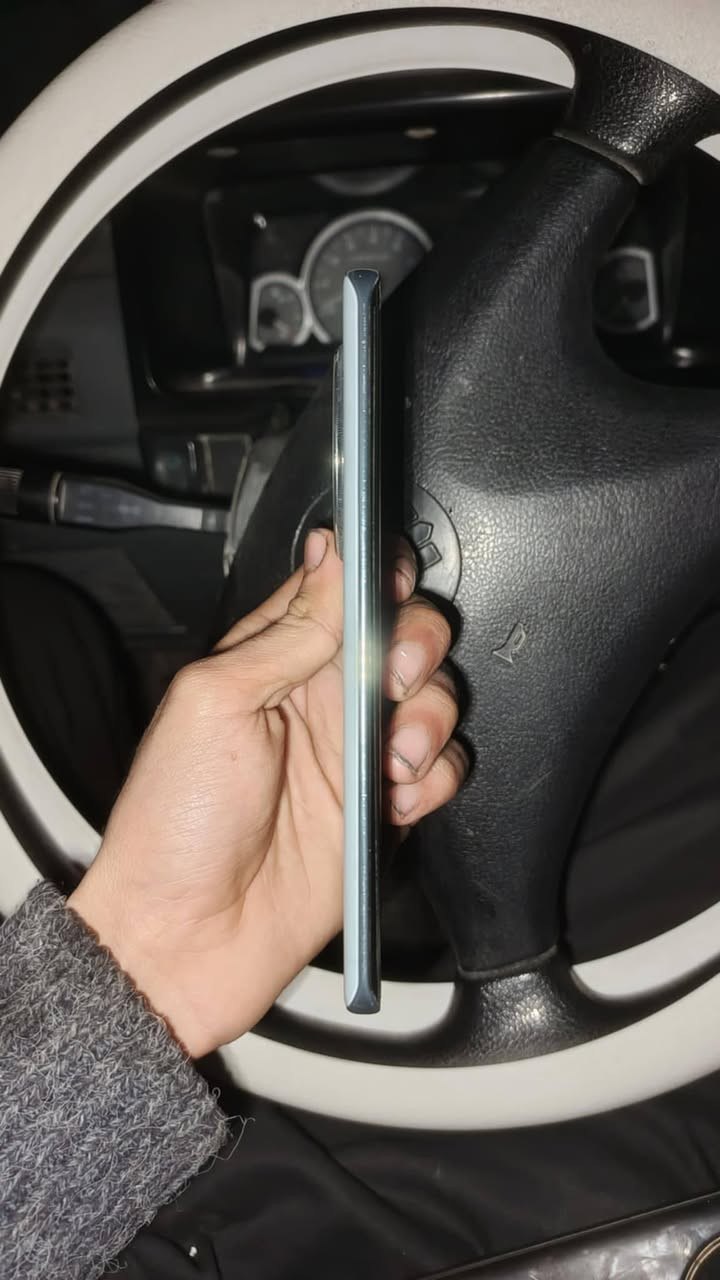 هونرX9c رام 12 + 12 شاشه 120 هيرتز جهاز صار لي شهرين من اشتريته مشغل ببجي 90 فريم ذاكره 256 جهاز جديد كلش شحن سريع الجهاز رايدو 310 وبي مجال شيء قليل مكاني موصل جانب الاايسر وهاذا رقمي ***********
