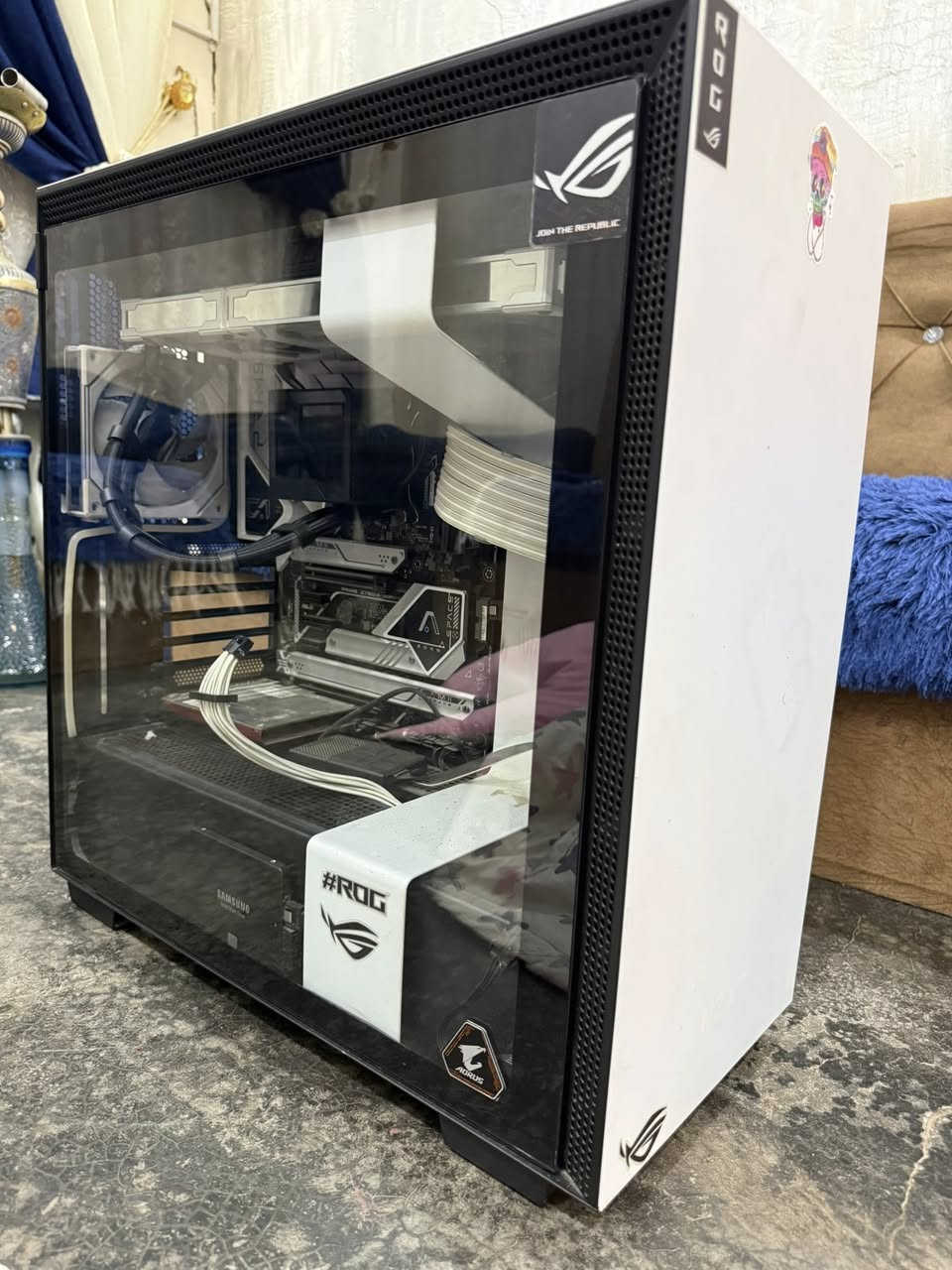 فقط كيس nzxt مكاني الدوره ماعندي توصيل 

السعر ٧٥ الف ***********
