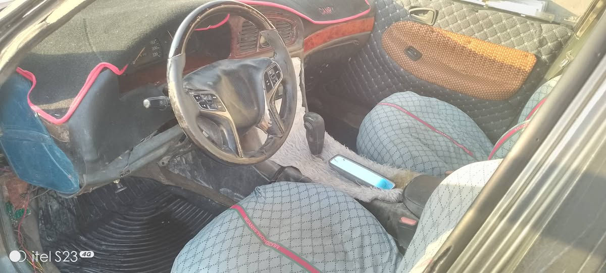 السلام عليكم شباب هونداي مال وفود غير محرك سوناتا 2 تخم تاير جديد صدر خلفه امامي جديد موديل 94 اوتوماتيك مكاني بغداد 17ابو غريب ***********
