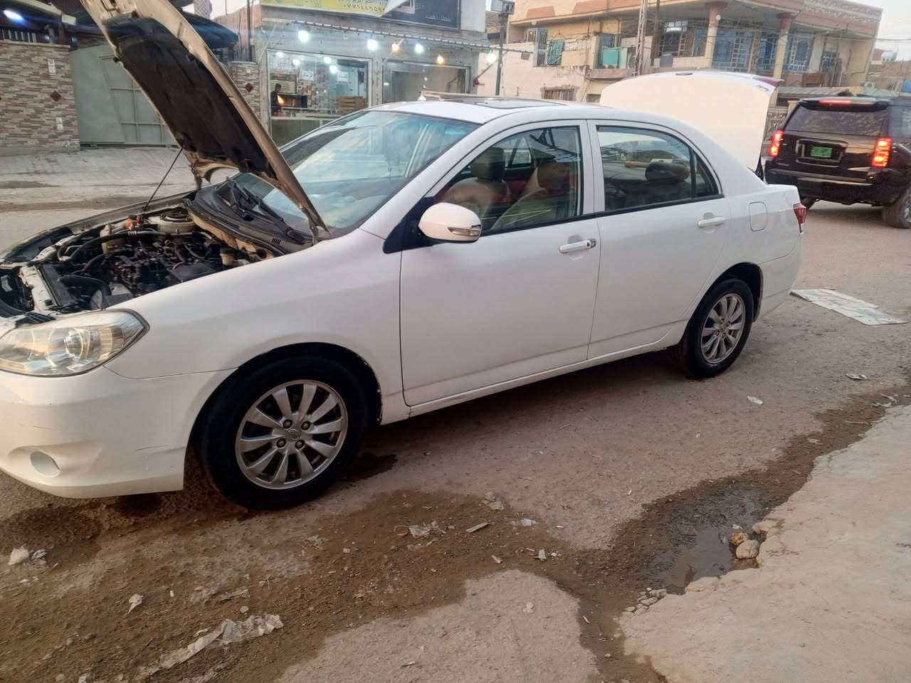 سلام عليكم بيوايدي لبيع G3 مديل 2016 رقم بغداد نكليزي هزة جديدة   سياره كامله من كلشي گير مكينه حداديه جديده تبريد ثلج  مواصفات السياره معروفه كشتات جلد شاشه كأمره والسياره 
سياره بيها ضربه باب الصدر خفيفه احلى من صور  سنويه باسمي مشروع وطني مكان السياره بغداد الدوره سعره 65وبيها مجال  مجال للاستفسار الاتصال على رقم ***********
