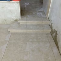 أسطى • أرضيات • جدران
