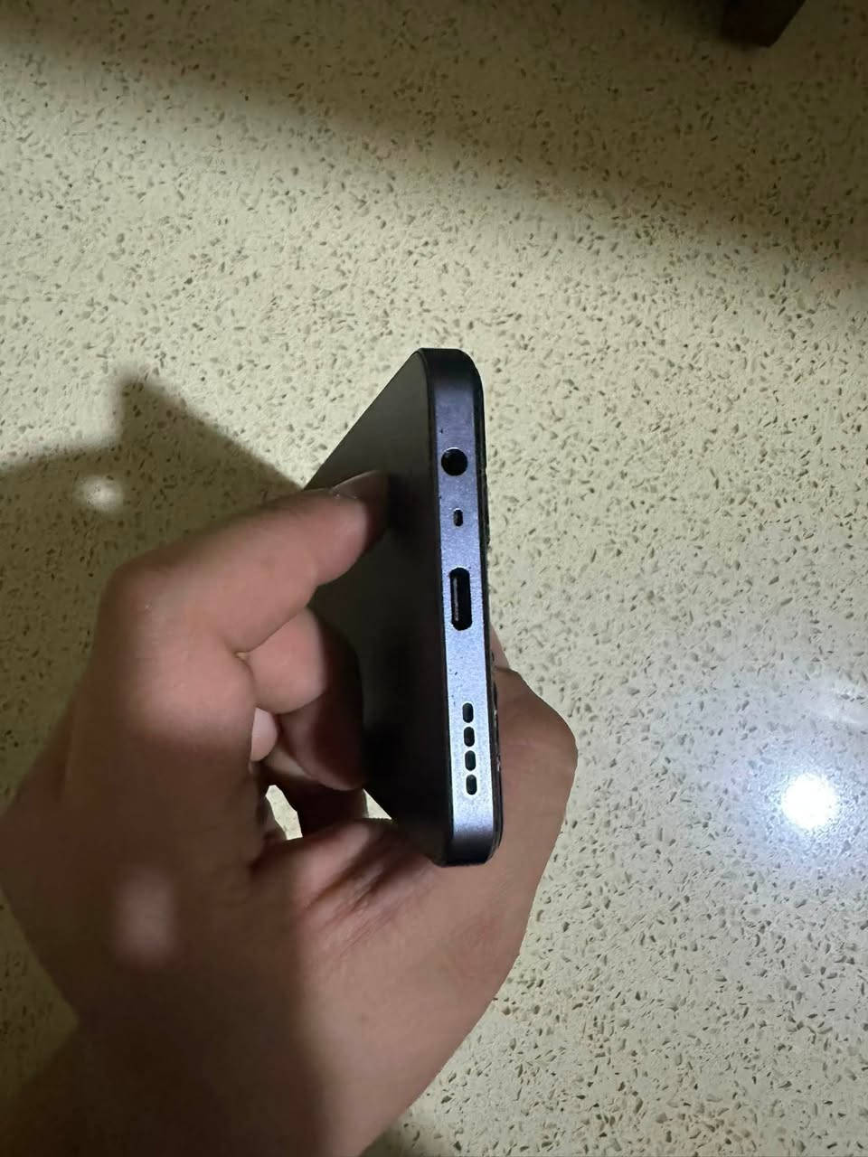 اسلام عليكم للبيع realme ul  جهاز نضيف جدا مابيه شخط واحد لابشاشه الشاصي كلش نضيف مابيه شخط واحد ذاكرته64  ابد ابد مايصرف شحن ضهره ايضا مابيه شخط واحد وسعره👏🏻135 وبيه مجال بسيط مكاني كربلاء طويريج رقمي👈🏻***********وبيه واتساب
