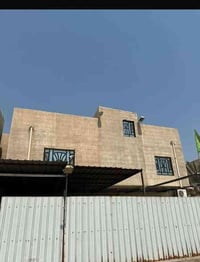 دور النفط خلف القمر المنير • ٧٥م • ٢ غرف نوم