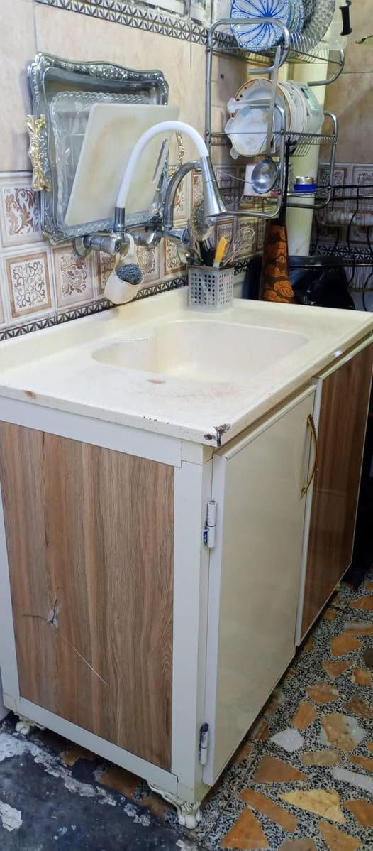 كاونتر البيع السعر ربع وبي مجال بسيط 

0 771 186 7618
